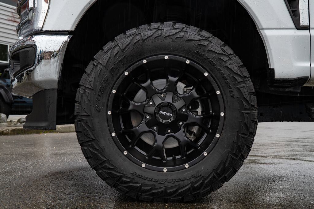 Used 2024 Ford F350 Lariat image 10