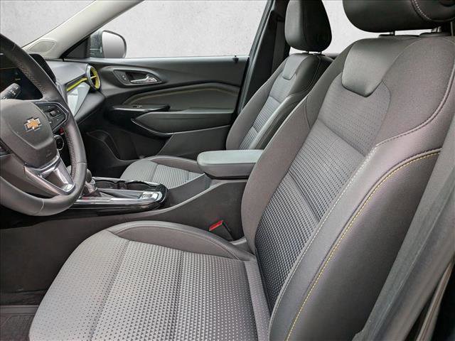 Used 2024 Chevrolet Trax LT w/ Driver Confidence Package FWD image 16