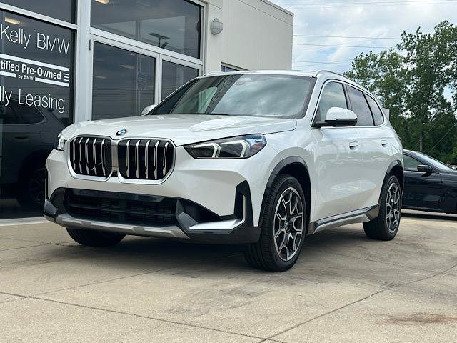 Used 2025 BMW X1 xDrive28i w/ Premium Package AWD/4WD image 3
