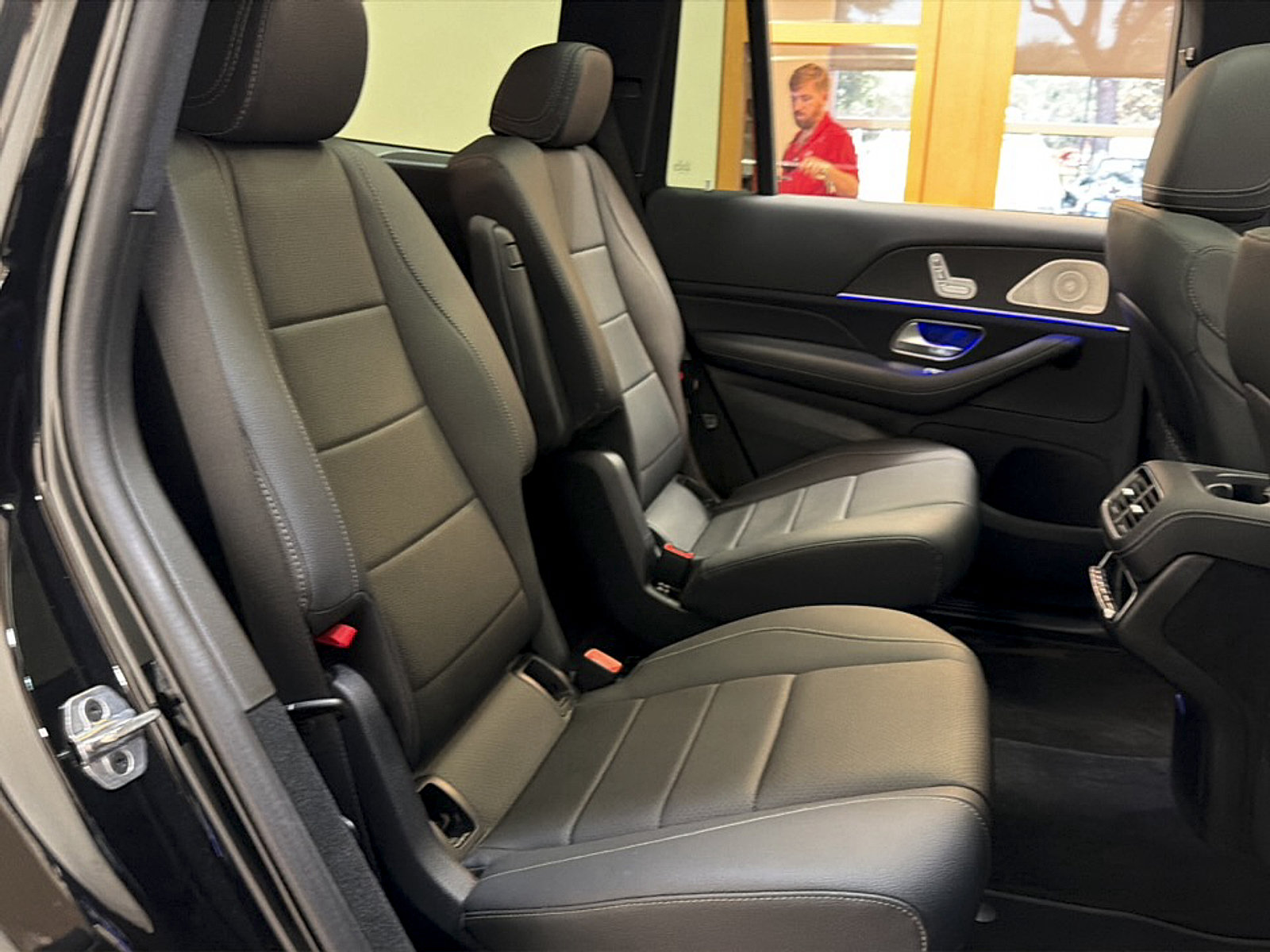 Used 2025 Mercedes-Benz GLS 450 4MATIC image 14