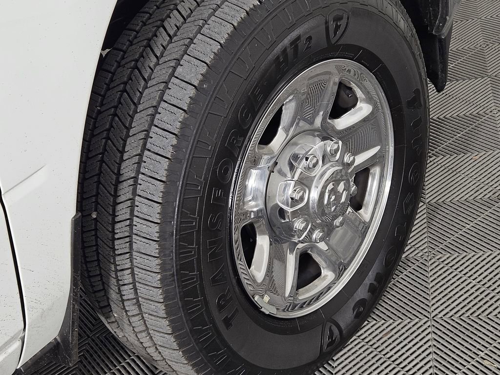 Used 2024 RAM 2500 Tradesman w/ Chrome Appearance Group image 8