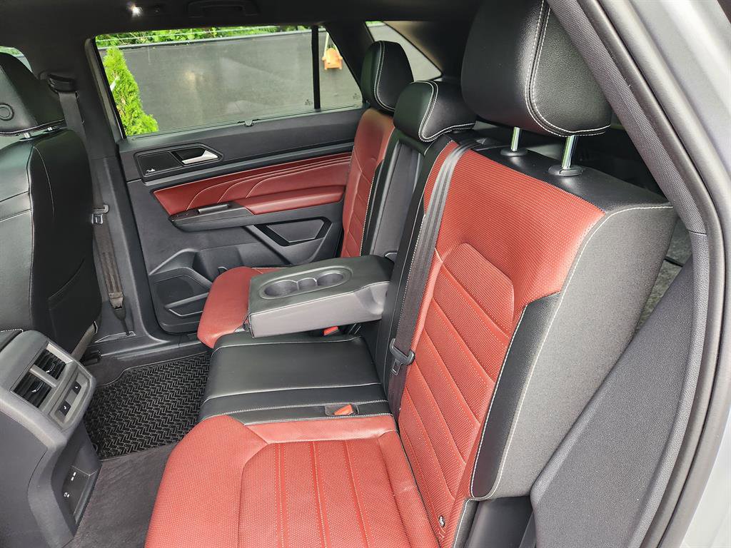 Certified 2022 Volkswagen Atlas Cross Sport SEL Premium R-Line image 28