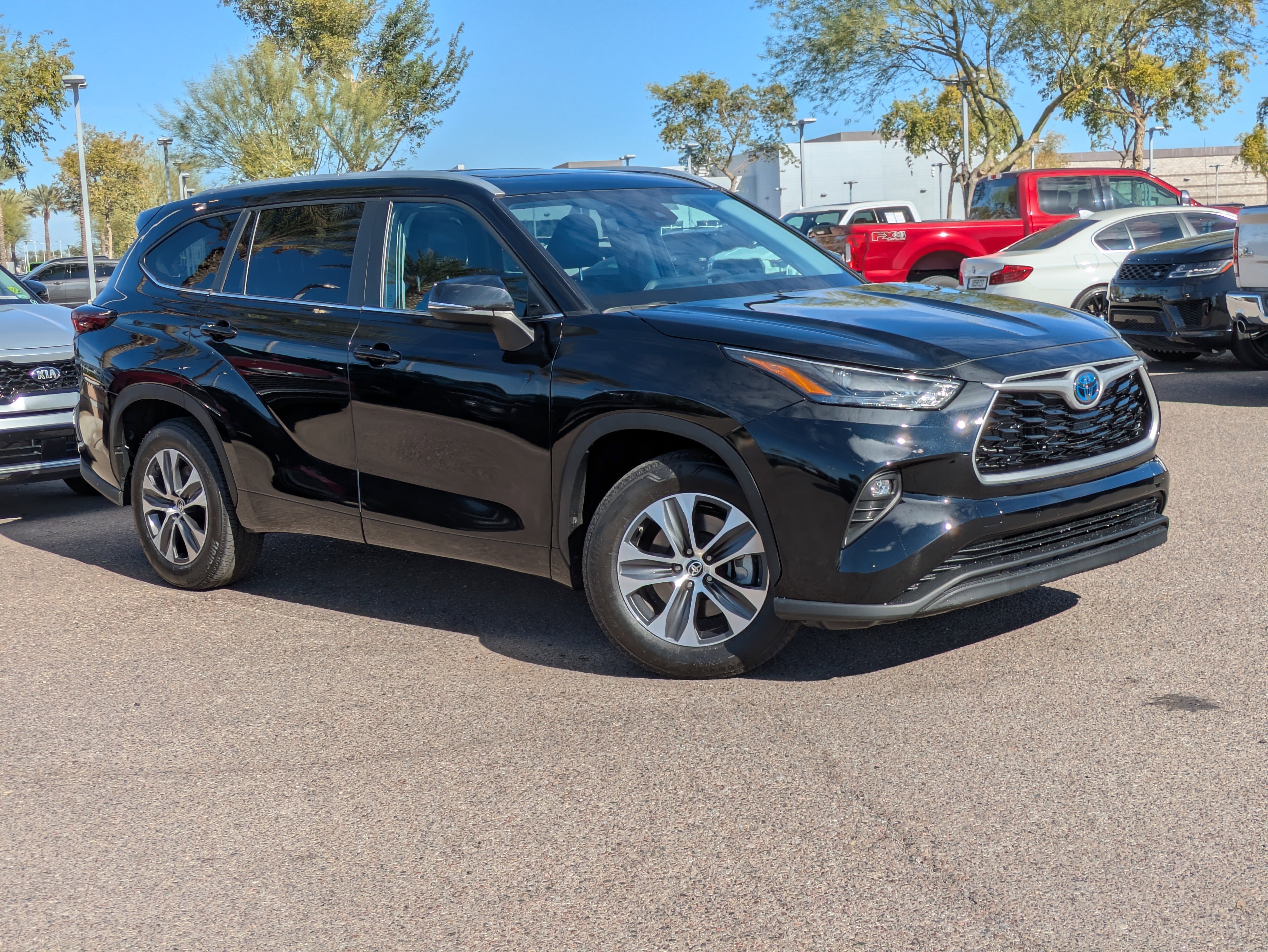 Used 2024 Toyota Highlander XLE image 34