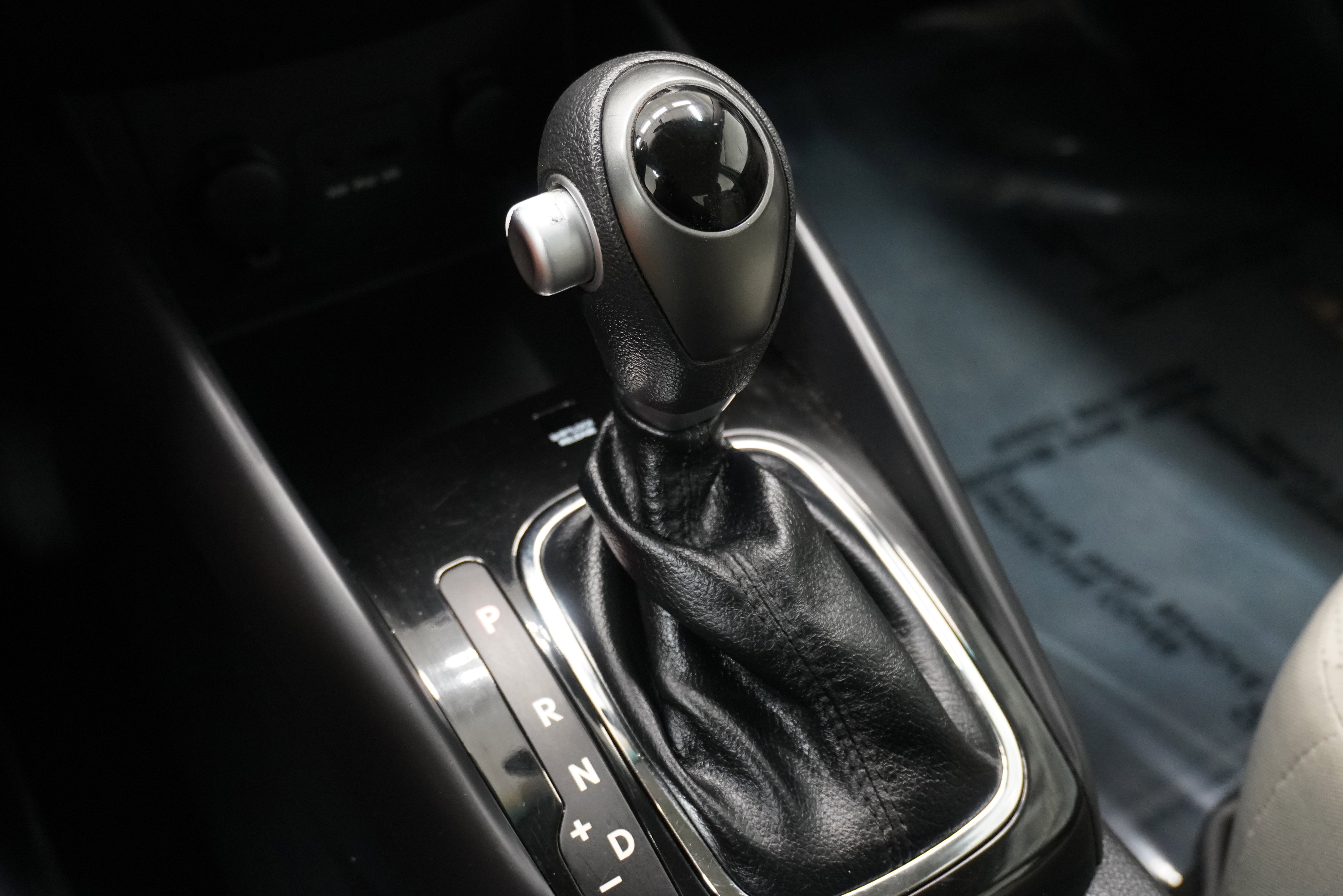 Used 2012 Kia Forte LX image 17