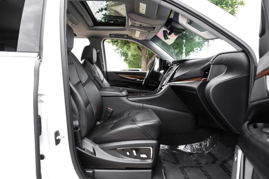 Used 2019 Cadillac Escalade ESV Premium Luxury RWD image 32