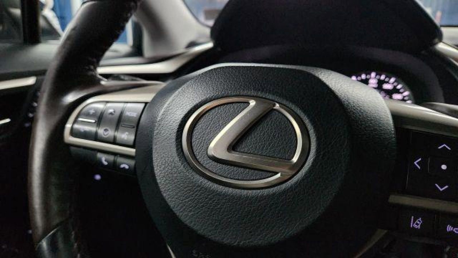 Used 2017 Lexus RX 350 AWD w/ Premium Package image 26