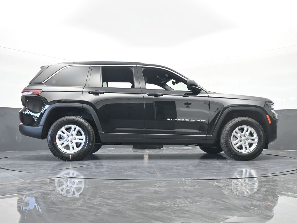 Used 2025 Jeep Grand Cherokee Laredo image 55