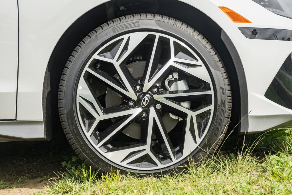 New 2024 Hyundai Ioniq 6 Limited image 16