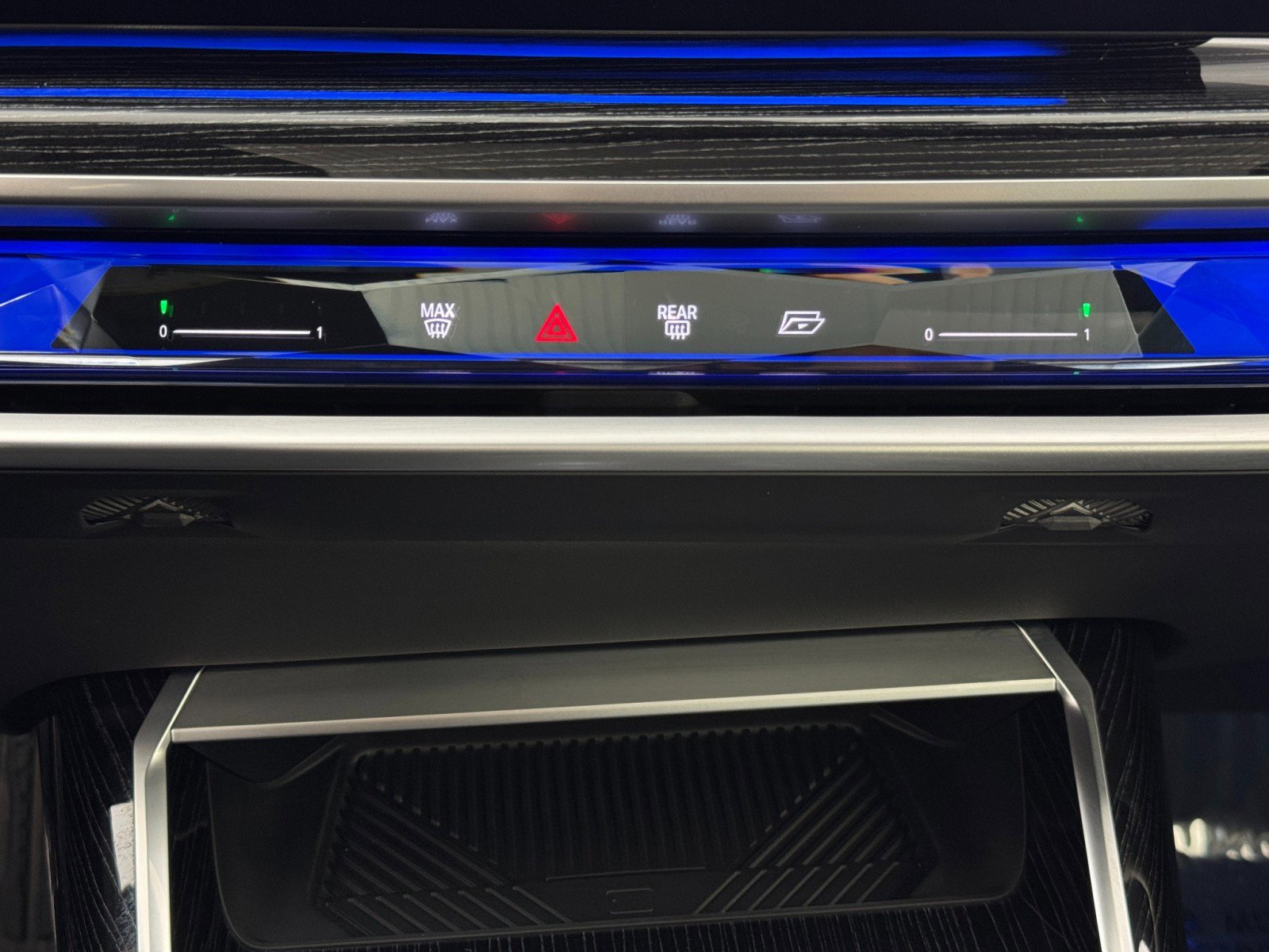 Used 2024 BMW 740i w/ Premium Package 2 image 34