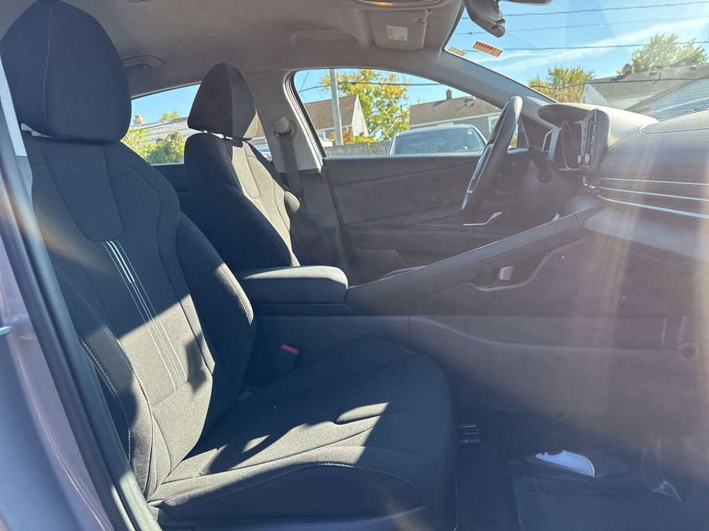 Used 2023 Hyundai Elantra SEL image 15