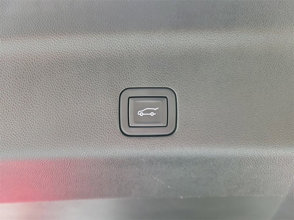 Certified 2024 Cadillac Escalade ESV Sport Platinum w/ LPO, ONYX Package image 9