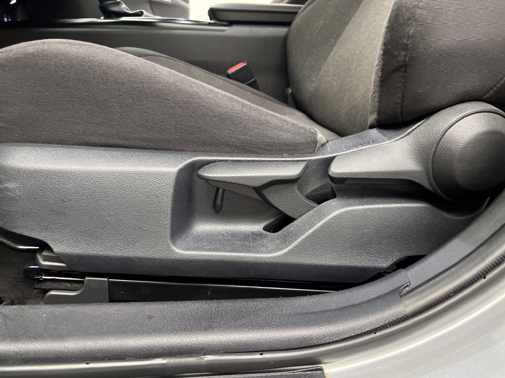 Used 2025 Toyota Camry LE FWD image 13