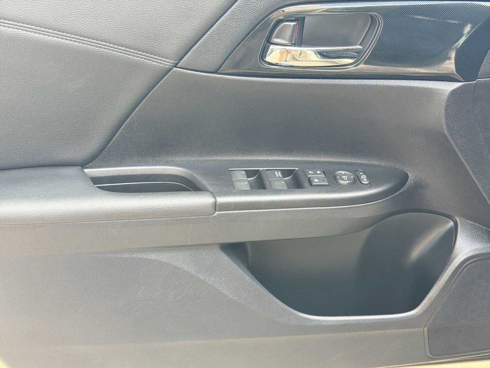 Used 2015 Honda Accord Sport image 13
