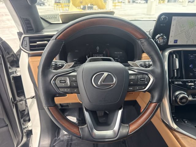Certified 2025 Lexus LX 600 4WD w/ Appearance Package image 14