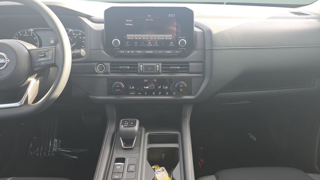 Used 2023 Nissan Pathfinder S AWD/4WD image 18