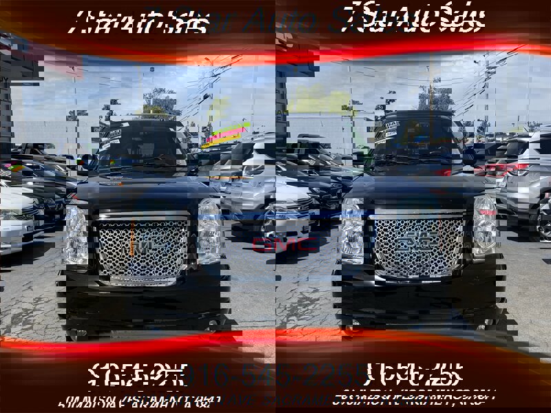 Used 2014 GMC Yukon XL Denali image 2