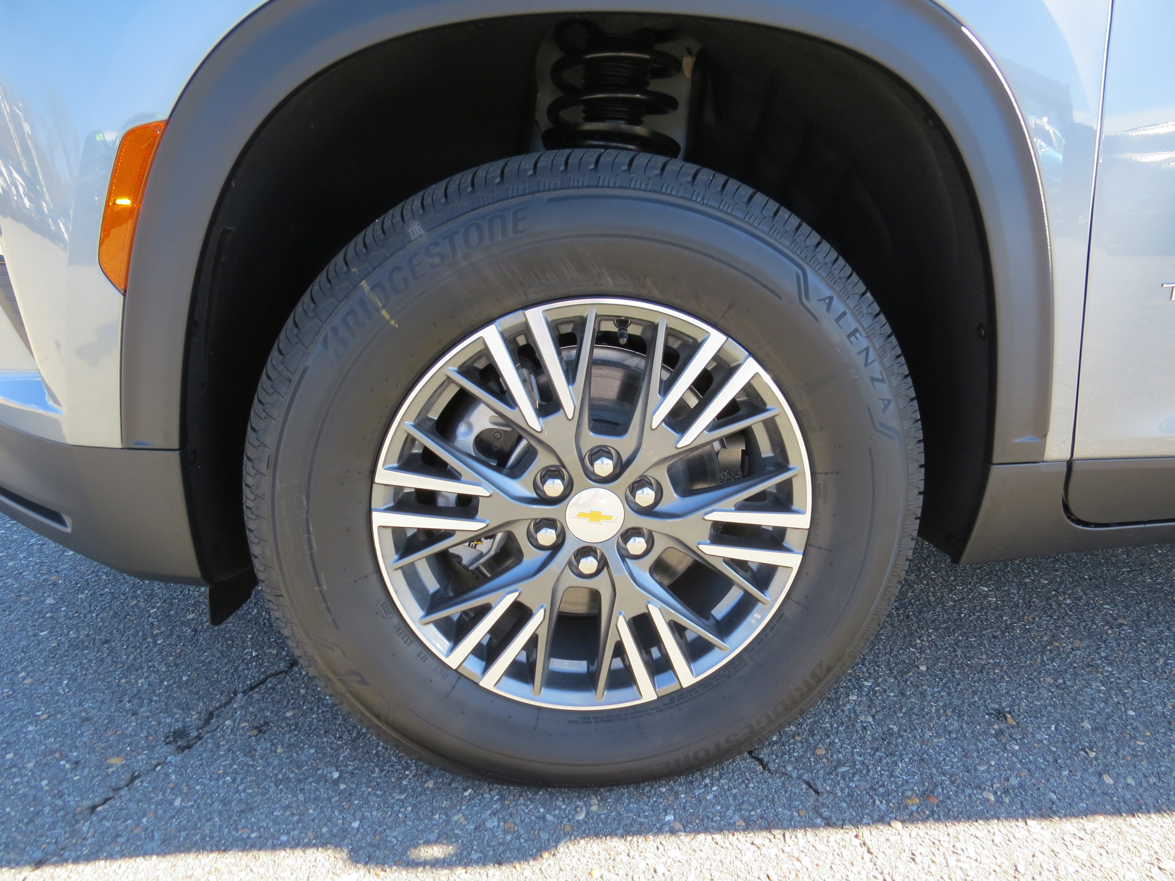 New 2026 Chevrolet Traverse LT image 13