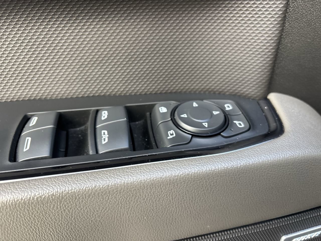 Used 2024 Chevrolet Silverado 1500 ZR2 w/ Technology Package image 12