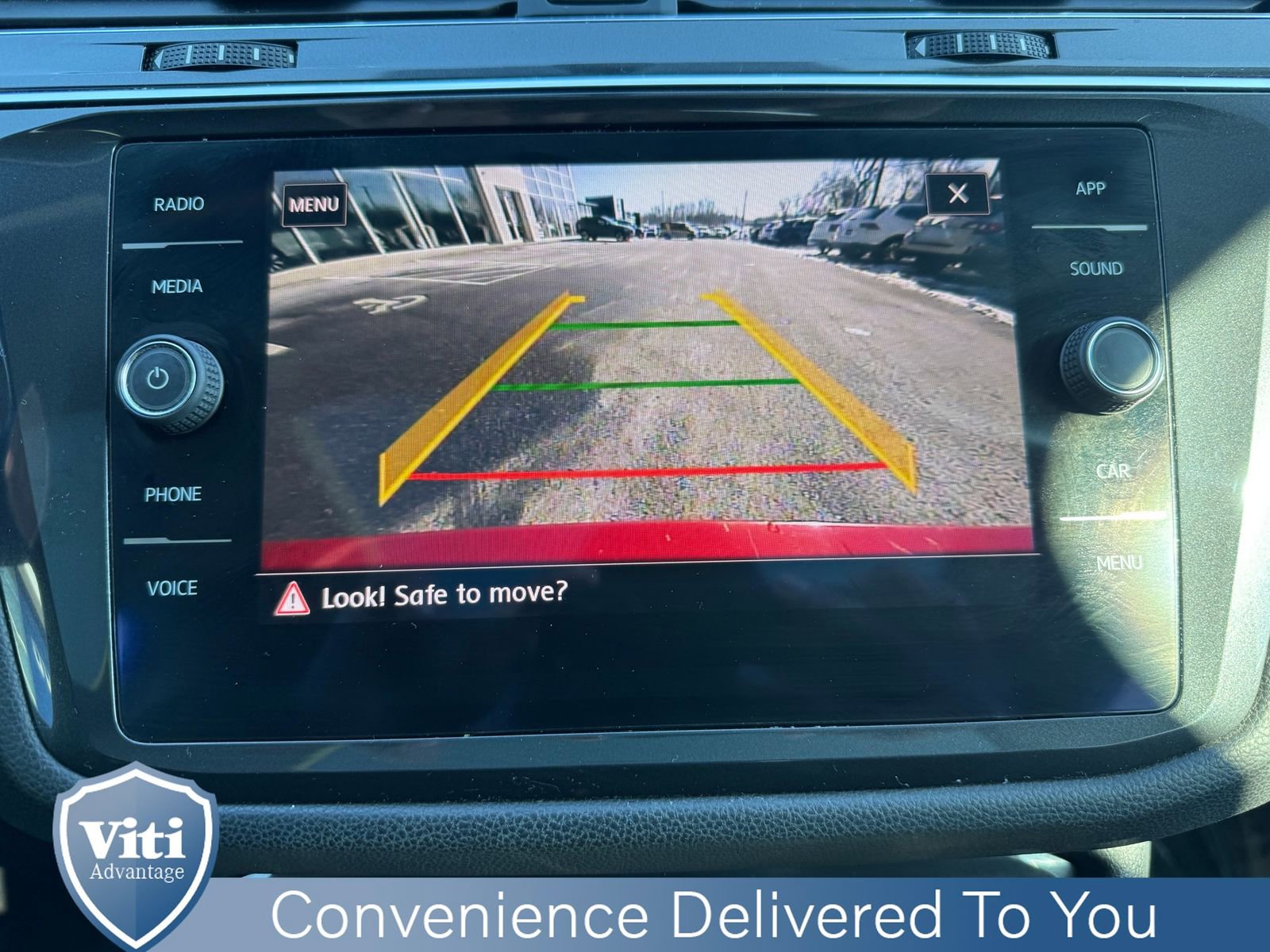 Used 2018 Volkswagen Tiguan SE image 33