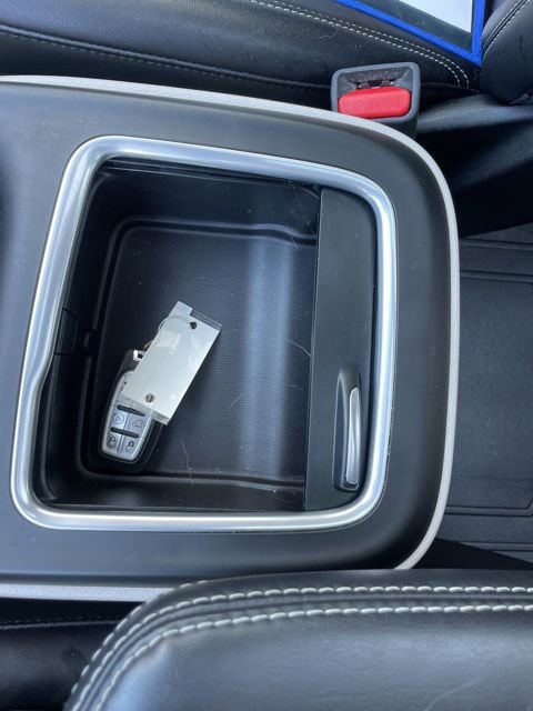 Used 2024 Chrysler Pacifica Touring-L image 11