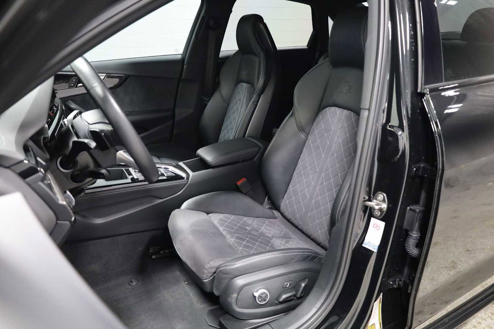 Used 2023 Audi S4 Premium Plus w/ Premium Plus Package image 5