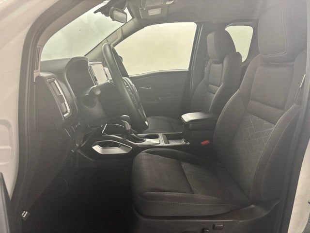 Used 2025 Nissan Frontier SV image 14