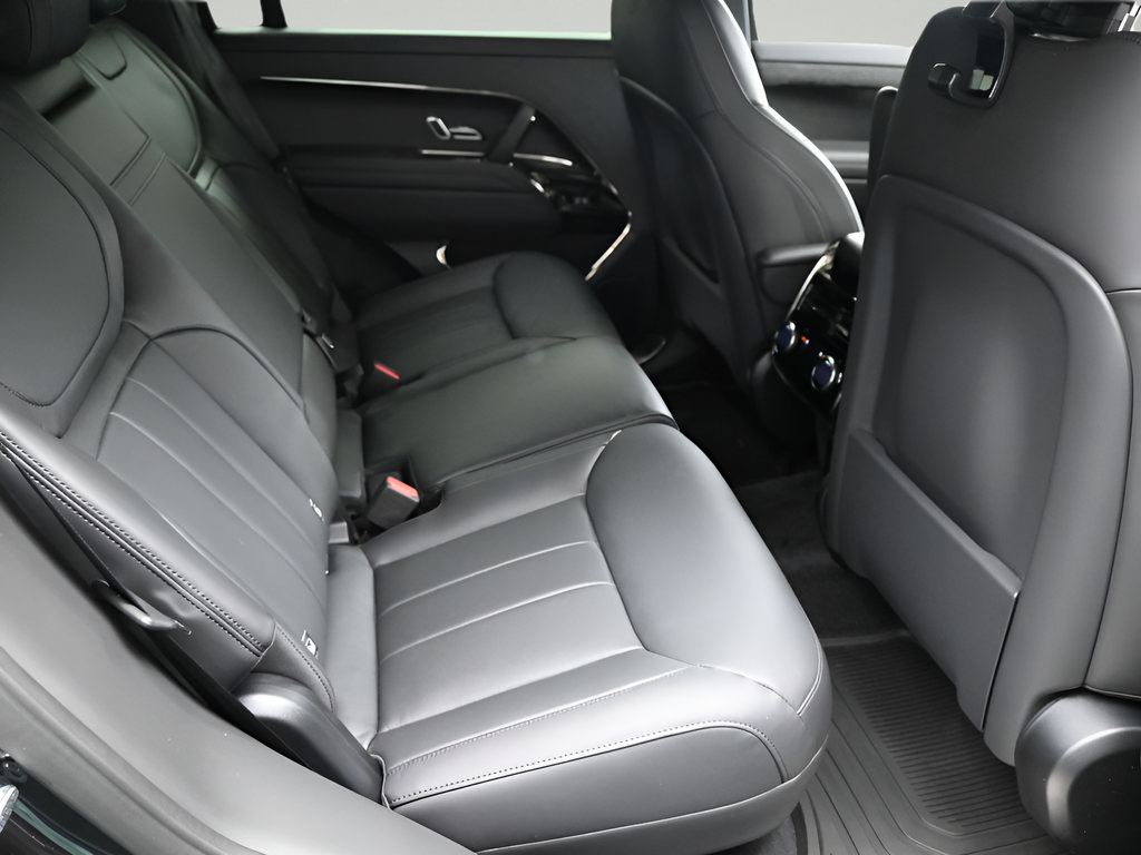 New 2026 Land Rover Range Rover Sport Dynamic SE AWD/4WD image 9