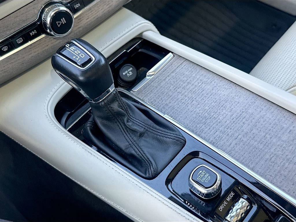 Used 2021 Volvo XC90 T6 Inscription w/ Climate Package image 18