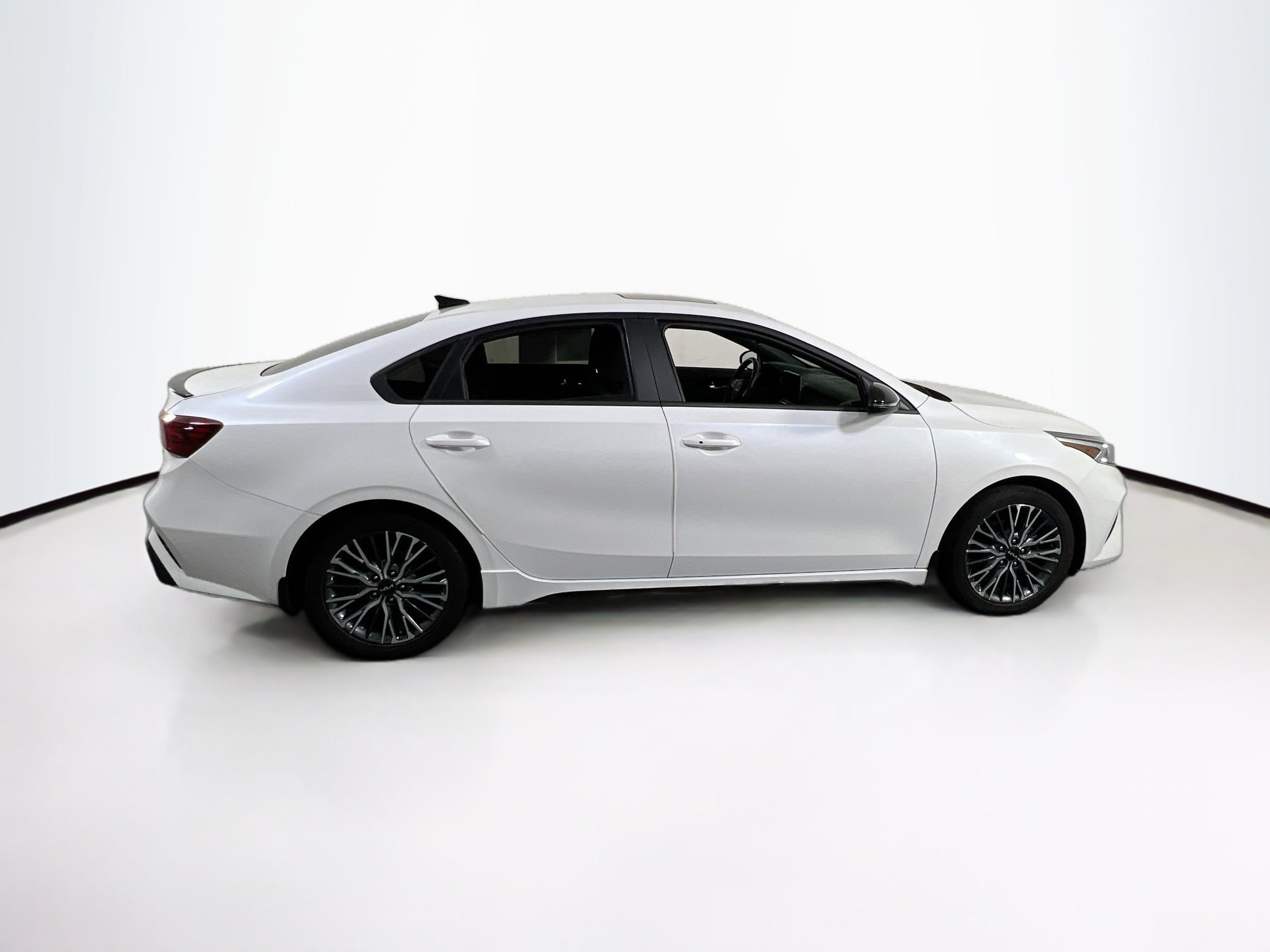 Used 2023 Kia Forte GT-Line w/ GT-Line Premium Package image 4