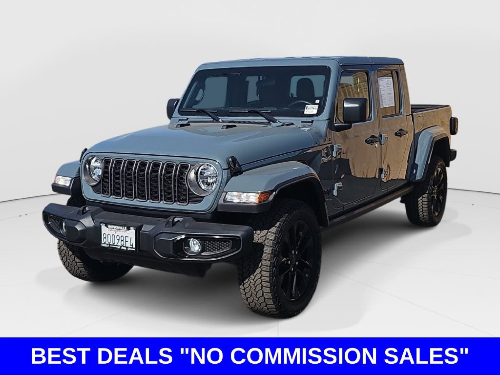 Used 2025 Jeep Gladiator Sport AWD/4WD image 7