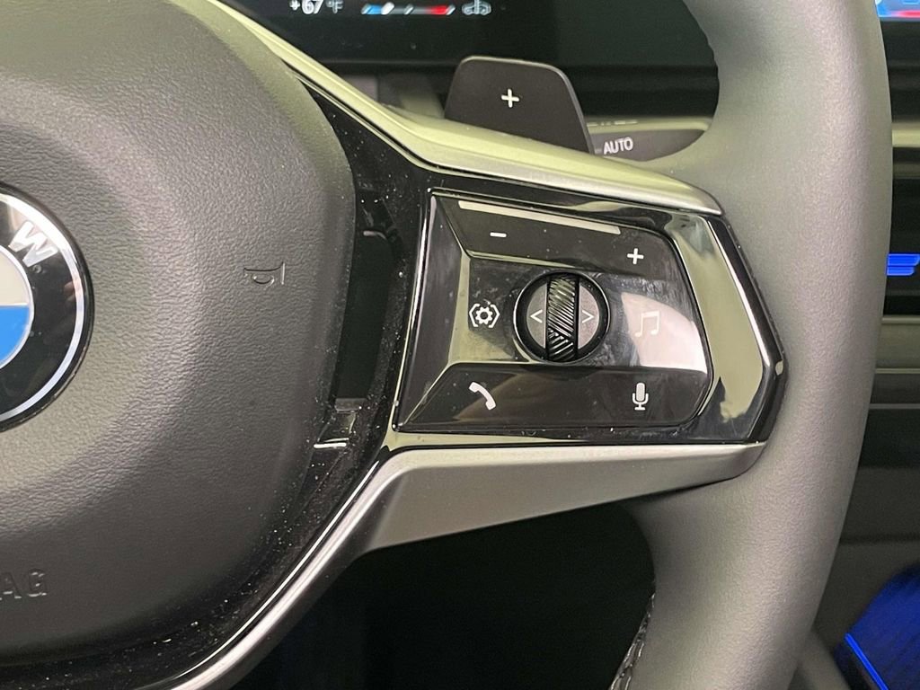 Used 2025 BMW 530i xDrive AWD/4WD image 35