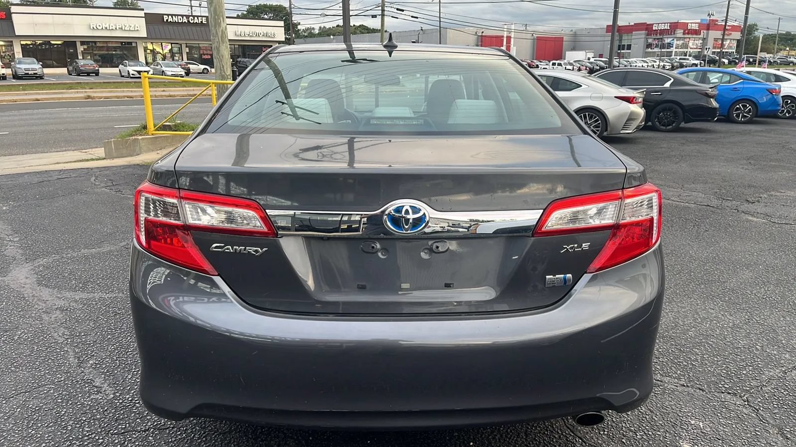 Used 2012 Toyota Camry XLE w/ Leather Pkg FWD image 12