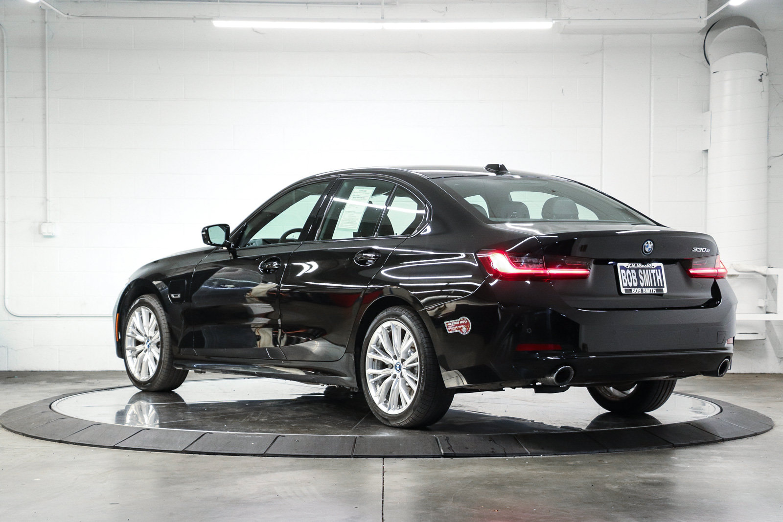 Certified 2023 BMW 330e w/ Premium Package RWD image 4
