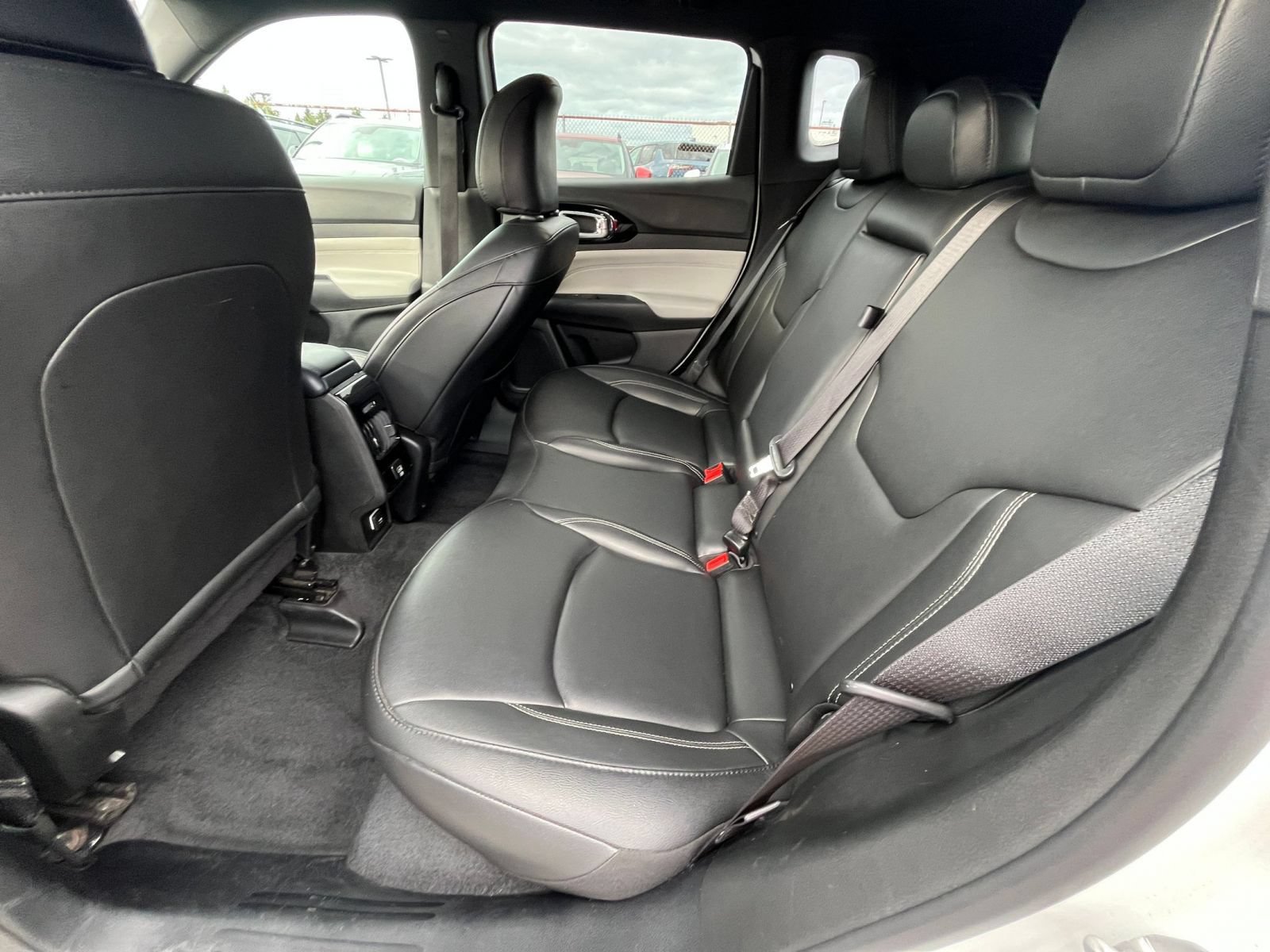 Used 2025 Jeep Compass Limited AWD/4WD image 26