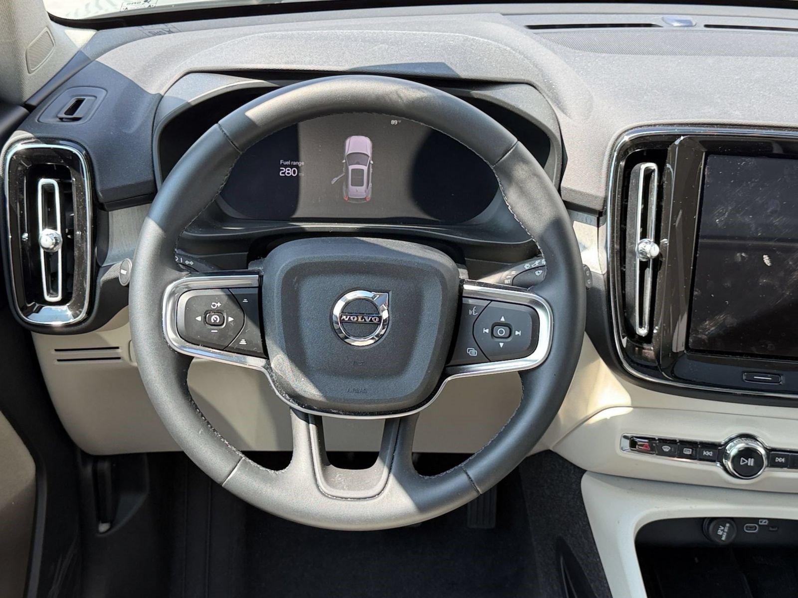 Certified 2026 Volvo XC40 B5 Plus w/ Protection Package Premier AWD/4WD image 11