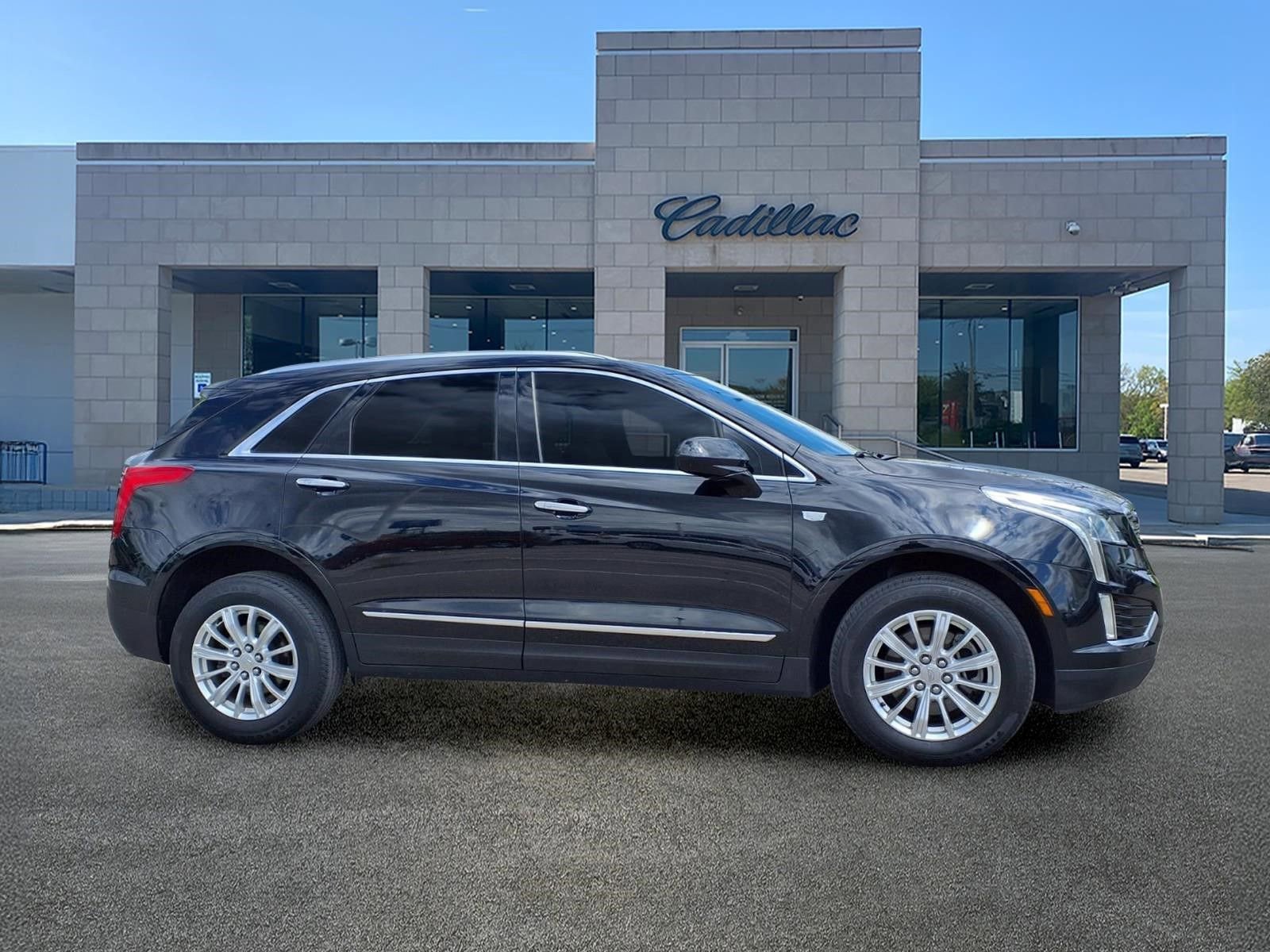 Used 2019 Cadillac XT5 FWD image 4