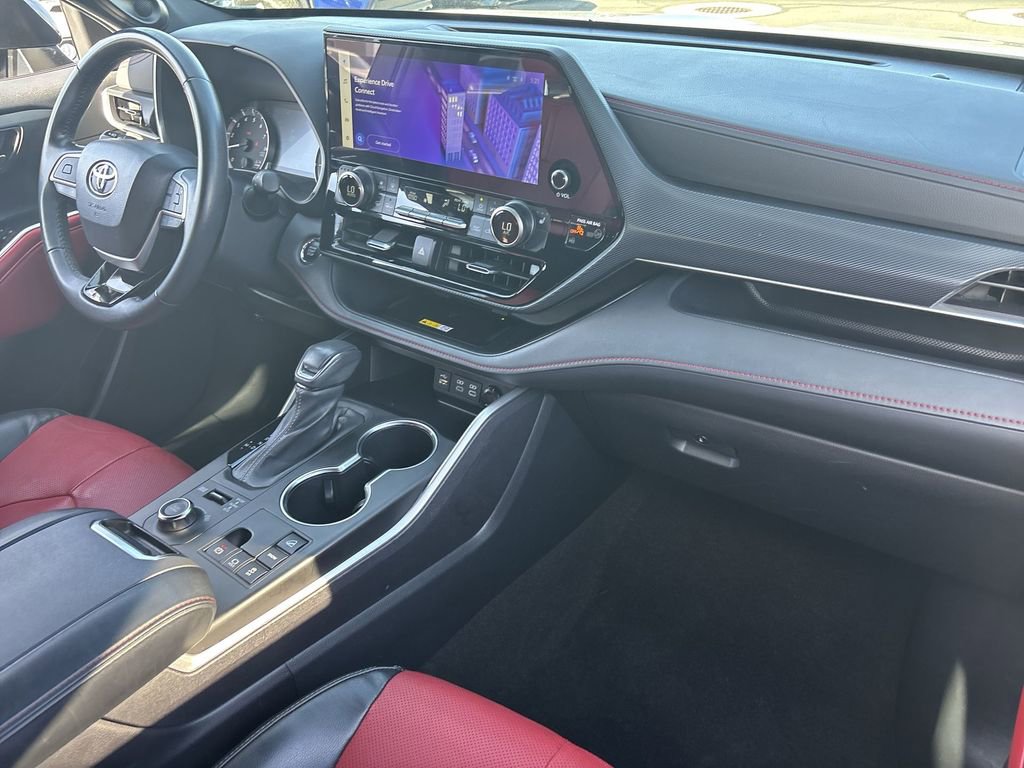 Used 2023 Toyota Highlander XSE image 30