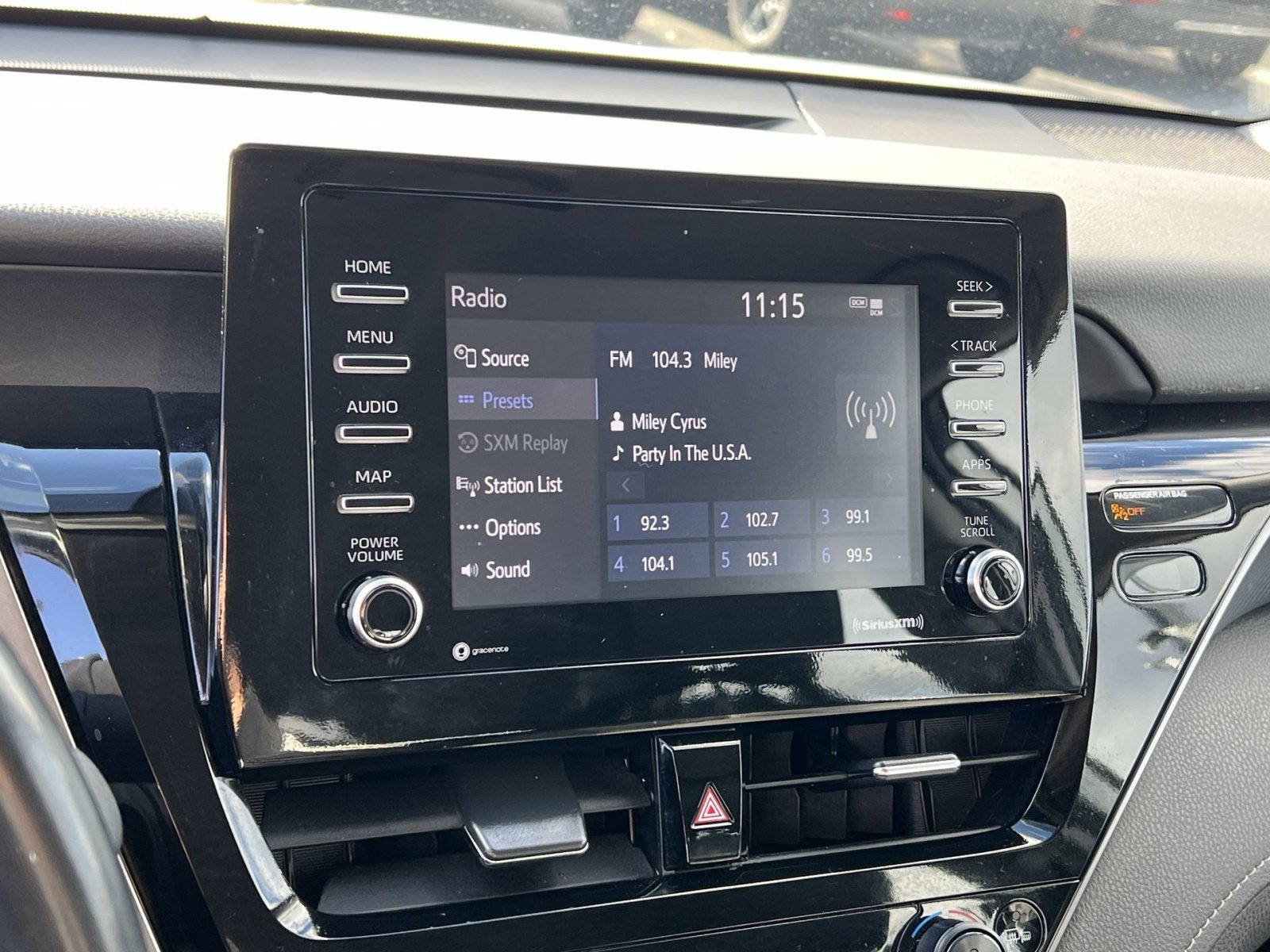 Used 2022 Toyota Camry SE image 18