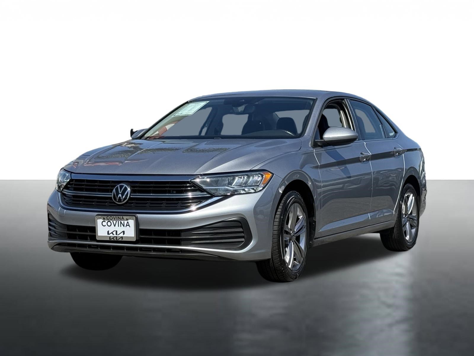 Used 2022 Volkswagen Jetta SE image 4