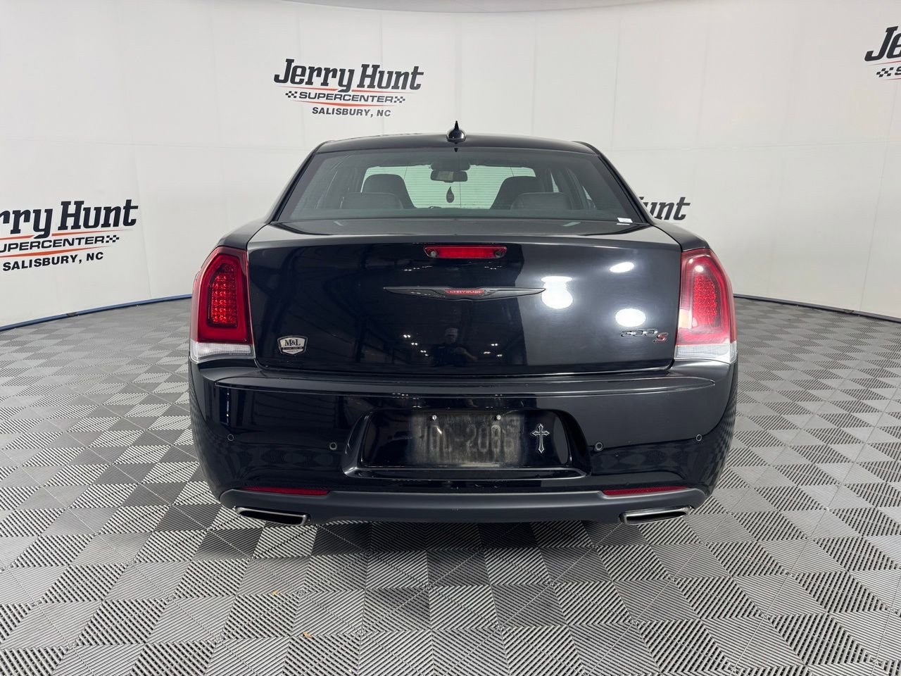 Used 2021 Chrysler 300 S RWD image 8