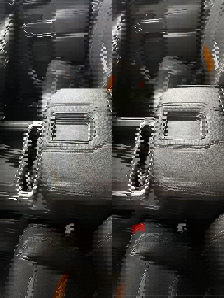 Used 2021 GMC Sierra 2500 AT4 w/ AT4 Premium Plus Package image 18