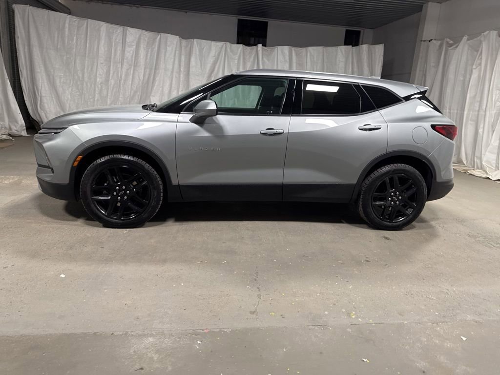 Used 2023 Chevrolet Blazer LT w/ Driver Confidence Package image 4
