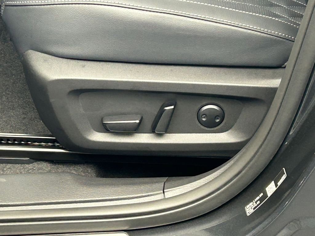 New 2026 Mitsubishi Outlander SEL FWD image 11