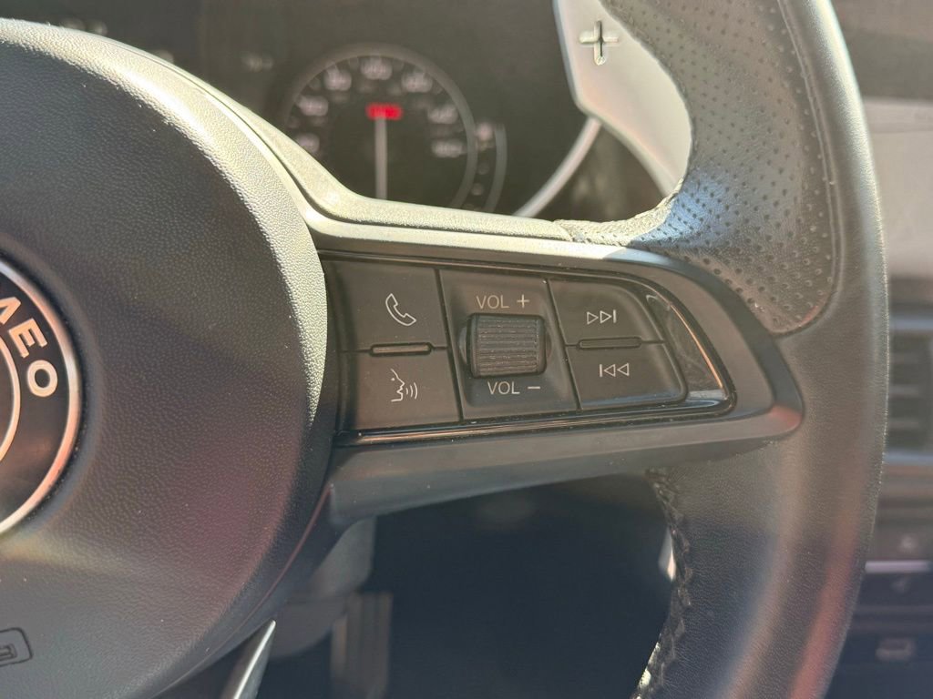 Used 2022 Alfa Romeo Giulia Sprint image 12