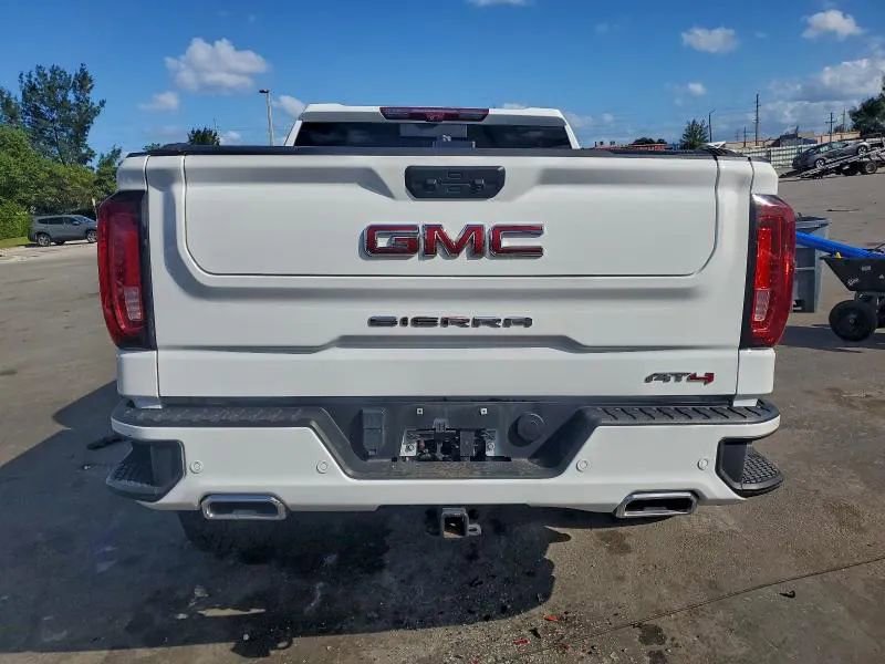Used 2024 GMC Sierra 1500 AT4 w/ Technology Package image 6
