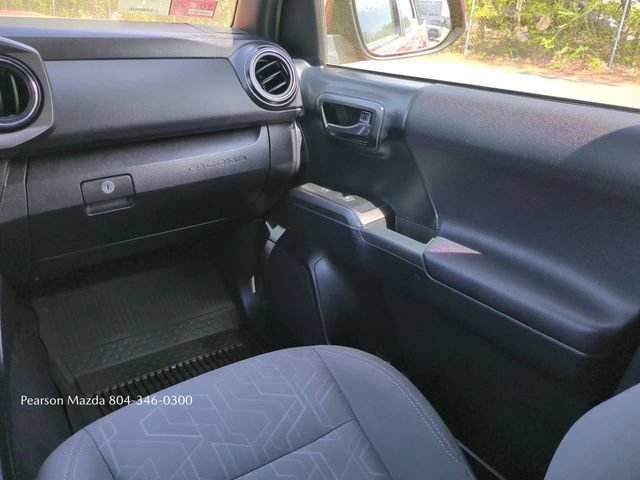 Used 2019 Toyota Tacoma TRD Sport AWD/4WD image 18