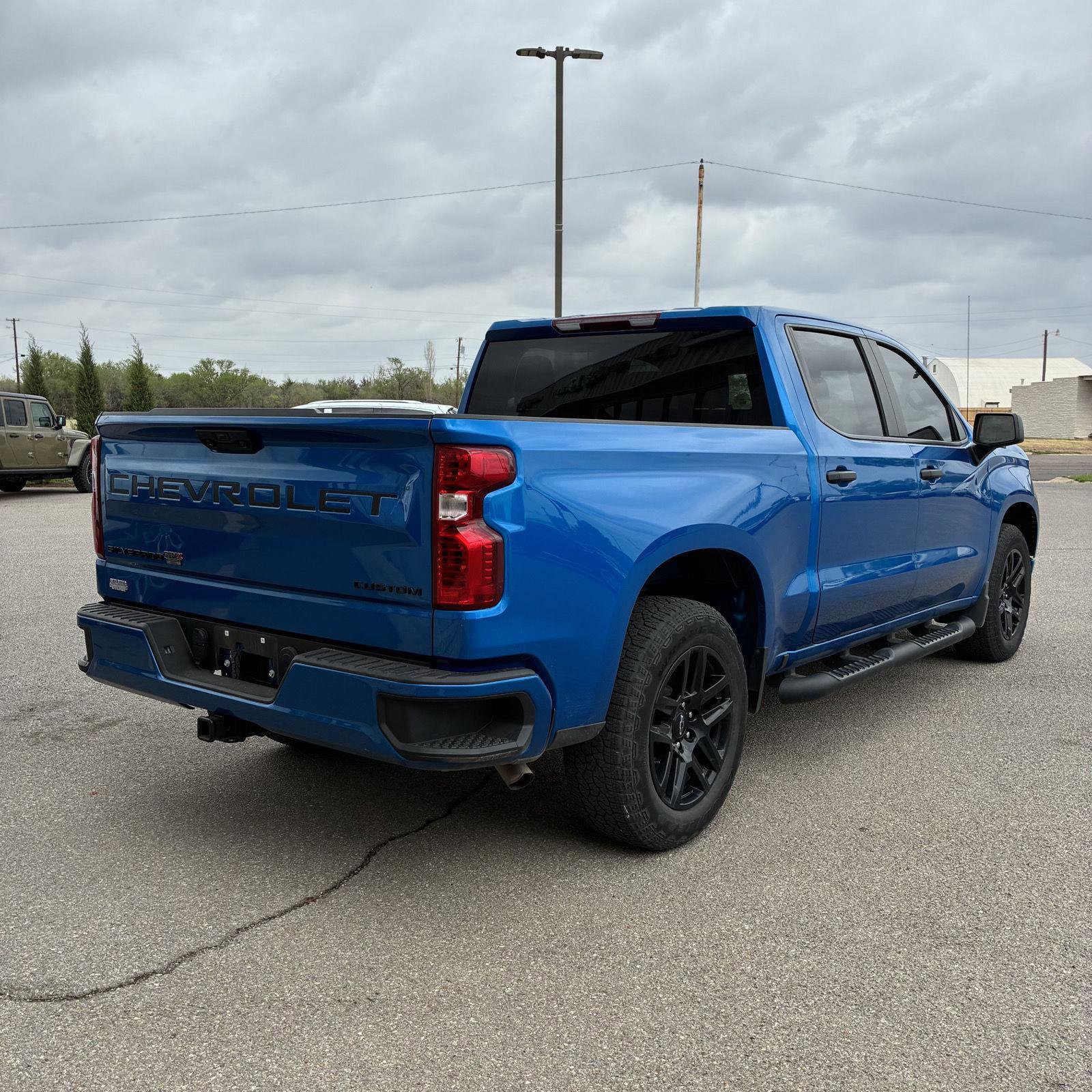 Used 2024 Chevrolet Silverado 1500 Custom w/ Turbomax Blackout Package image 9