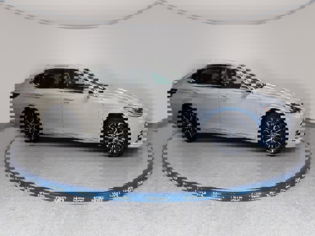 Certified 2025 Lexus ES 300h w/ Premium Package image 5