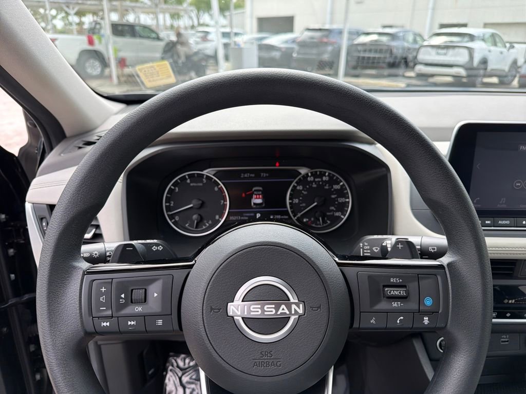 Used 2023 Nissan Rogue SV FWD image 21