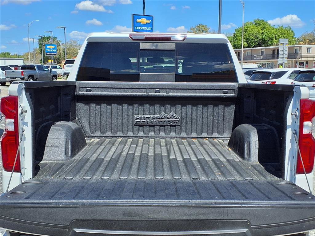 Certified 2022 Chevrolet Silverado 1500 High Country w/ Safety Package II image 7